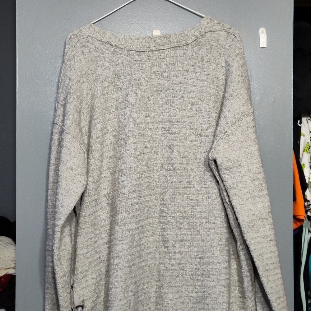 Free People oversized v neck tunic sweater size med - Picture 4 of 9